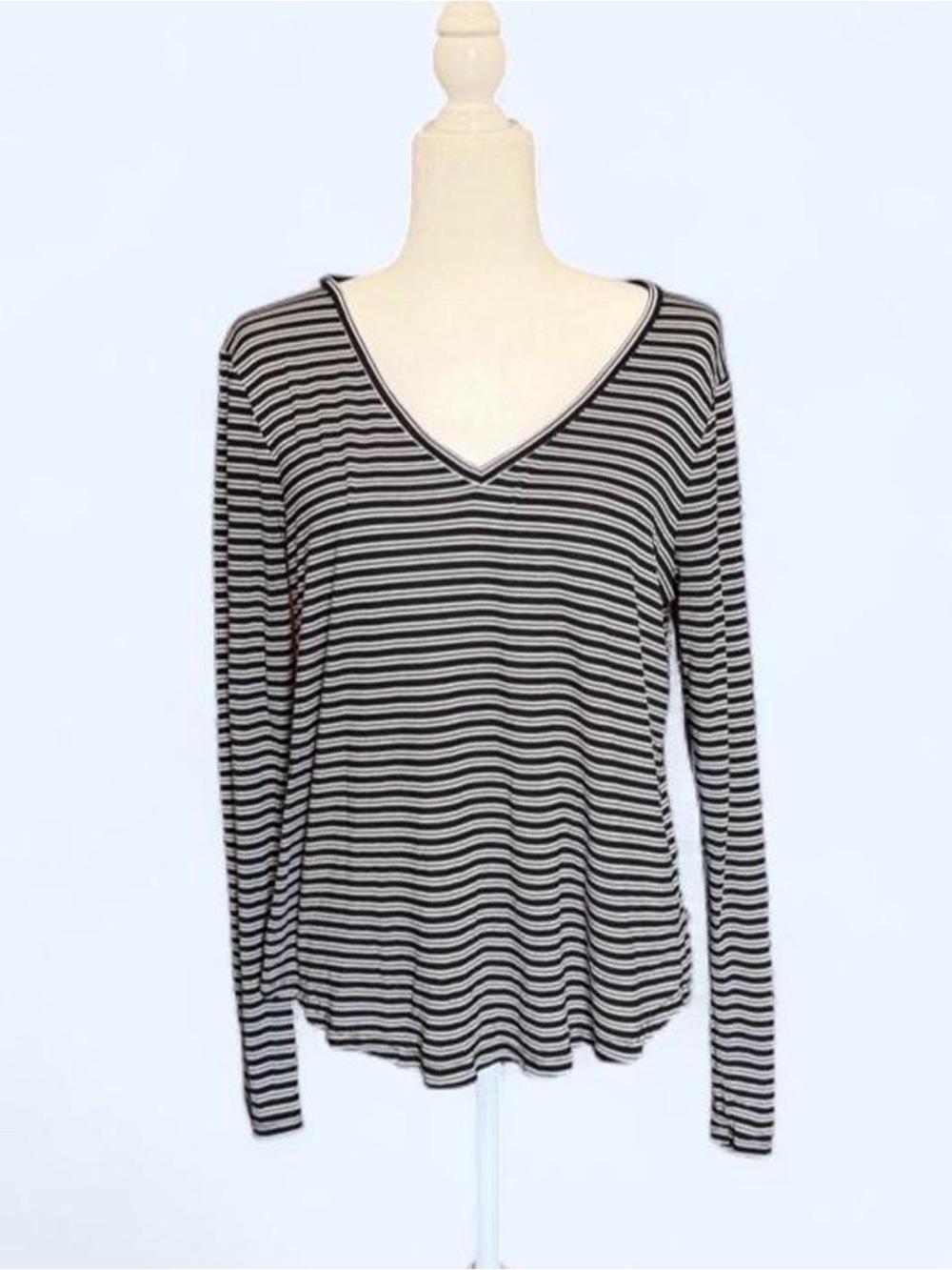 Y2K Striped V-Neck Long Sleeve Top - Black & White by Aeropostale